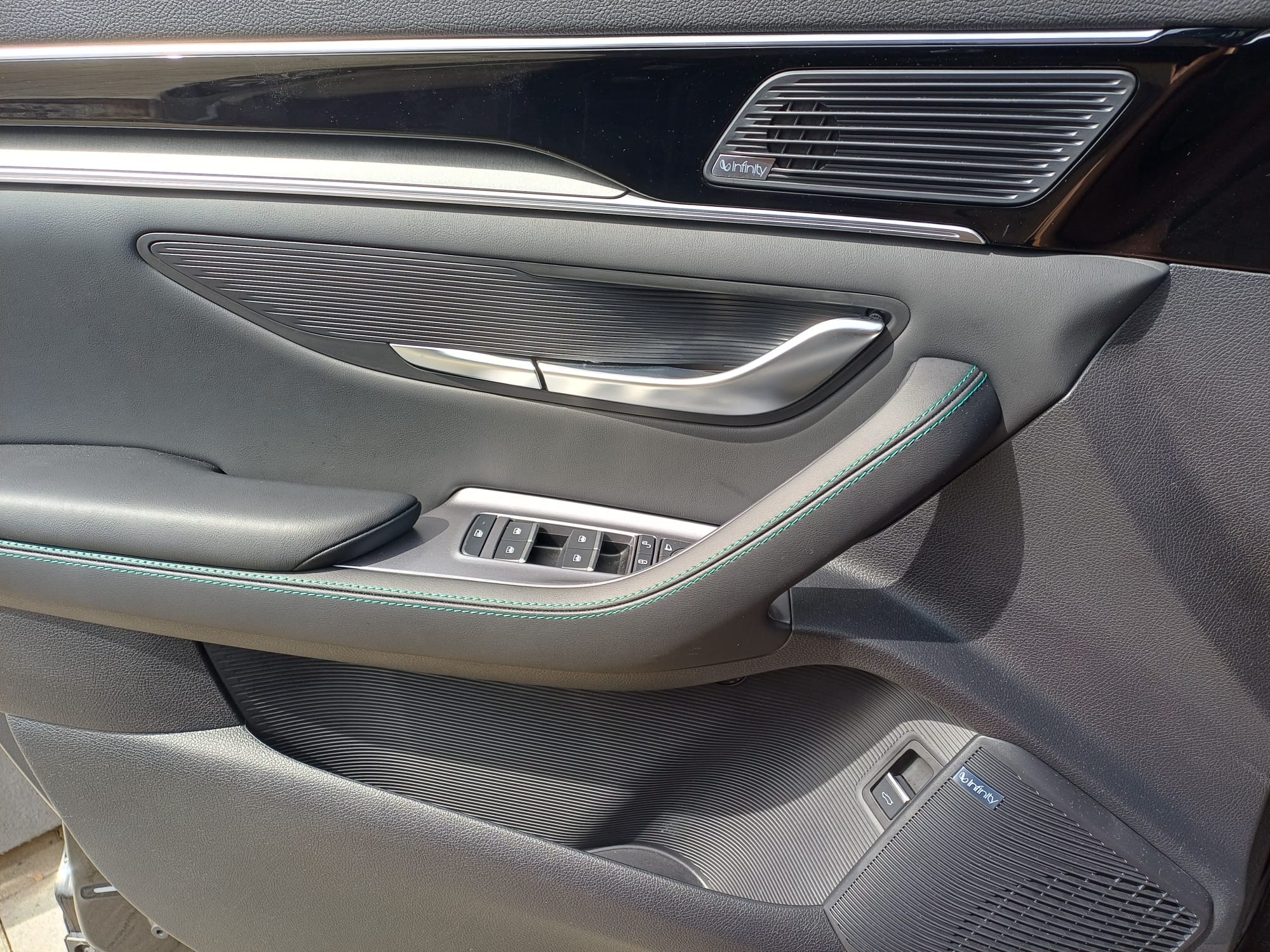 BYD Seal U 1.5 DM-i miniature 12