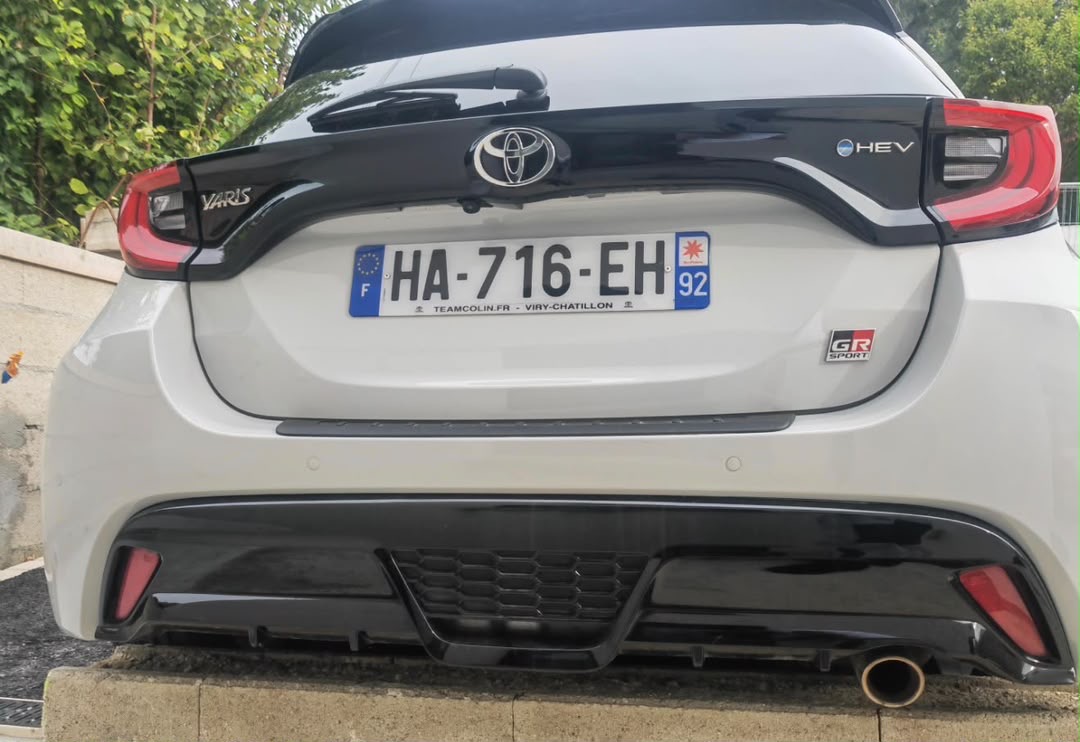 Toyota Yaris hybride miniature 3