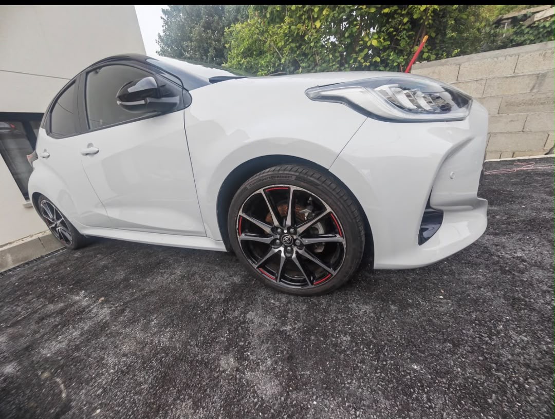 Toyota Yaris hybride miniature 8
