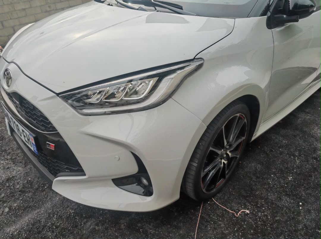 Toyota Yaris hybride miniature 9