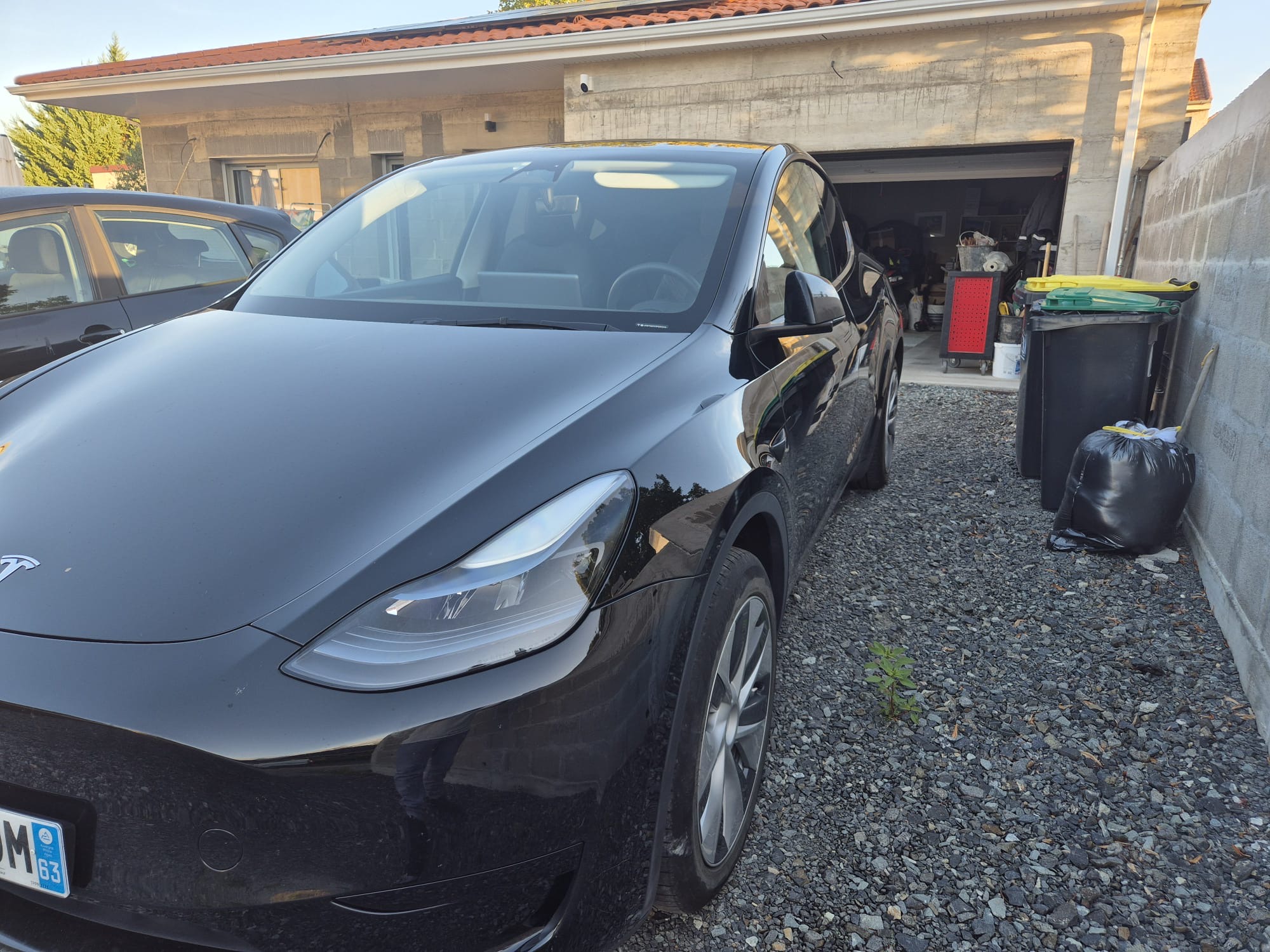 Tesla Model Y 2024 miniature 3
