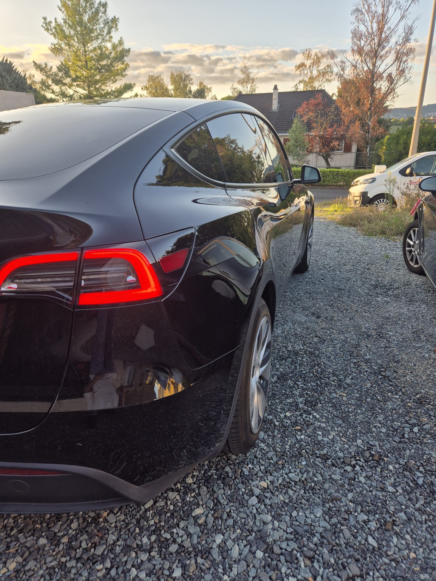 Tesla Model Y 2024 miniature 4