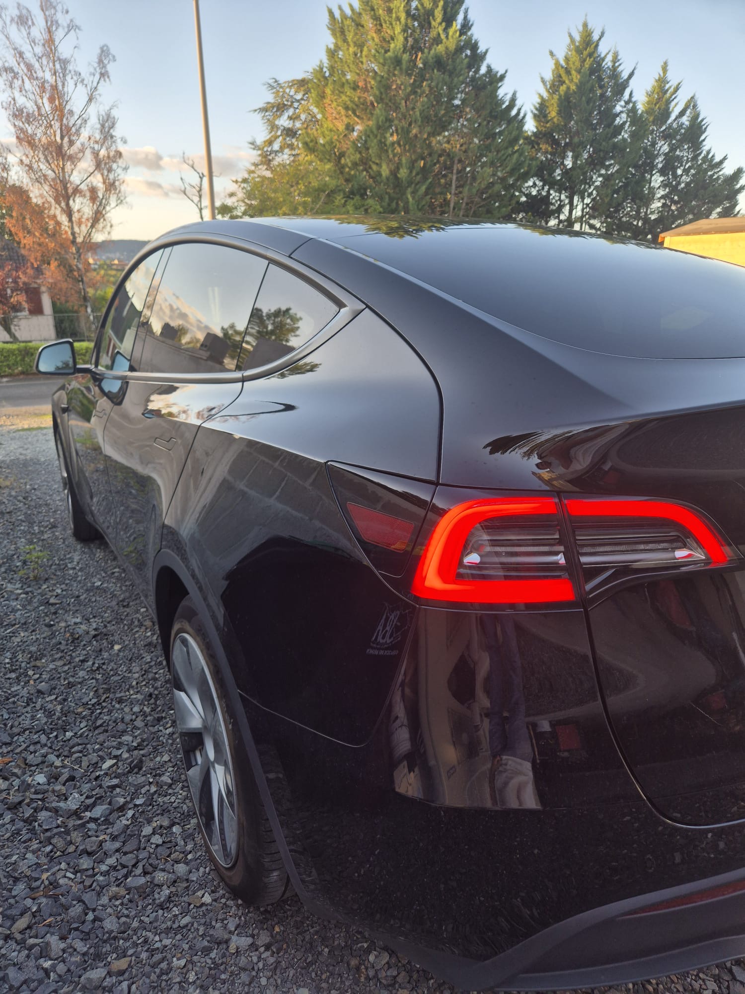 Tesla Model Y 2024 miniature 5