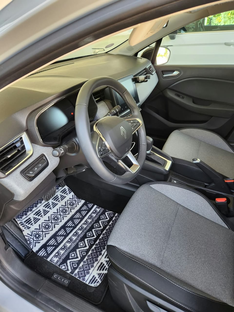 Renault Clio Réversible 1.6 -Tech 145ch full hybride évolution-24 miniature 10